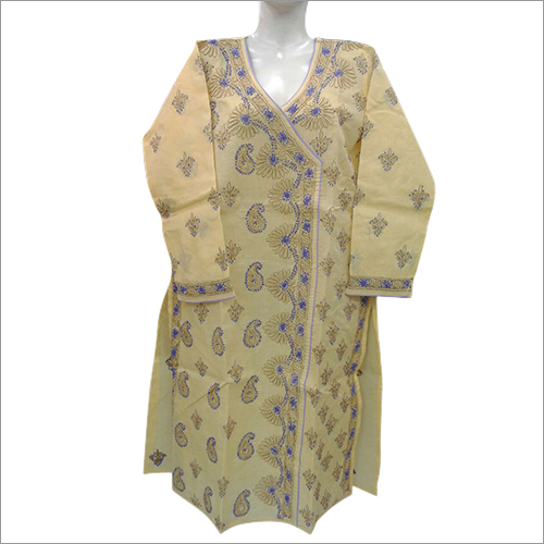 पैचवर्क कढ़ाई वाली कुर्ती