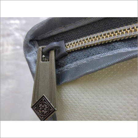 Fancy Zipper Bags - Color: Multicolor