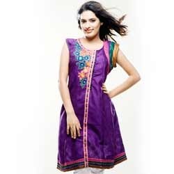 डिजाइनर कुर्तियाँ