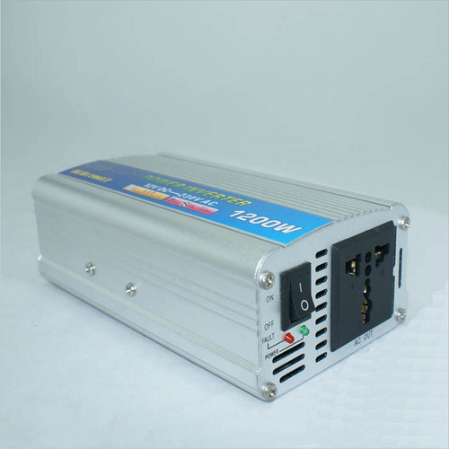 1200W संशोधित साइन वेव इन्वर्टर DC12V से AC220V पावर कंवर्टर