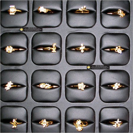 सोने के हीरे की अंगूठियाँ