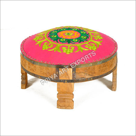 लकड़ी के स्टूल