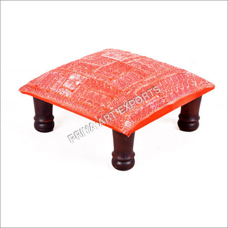 लकड़ी के स्टूल