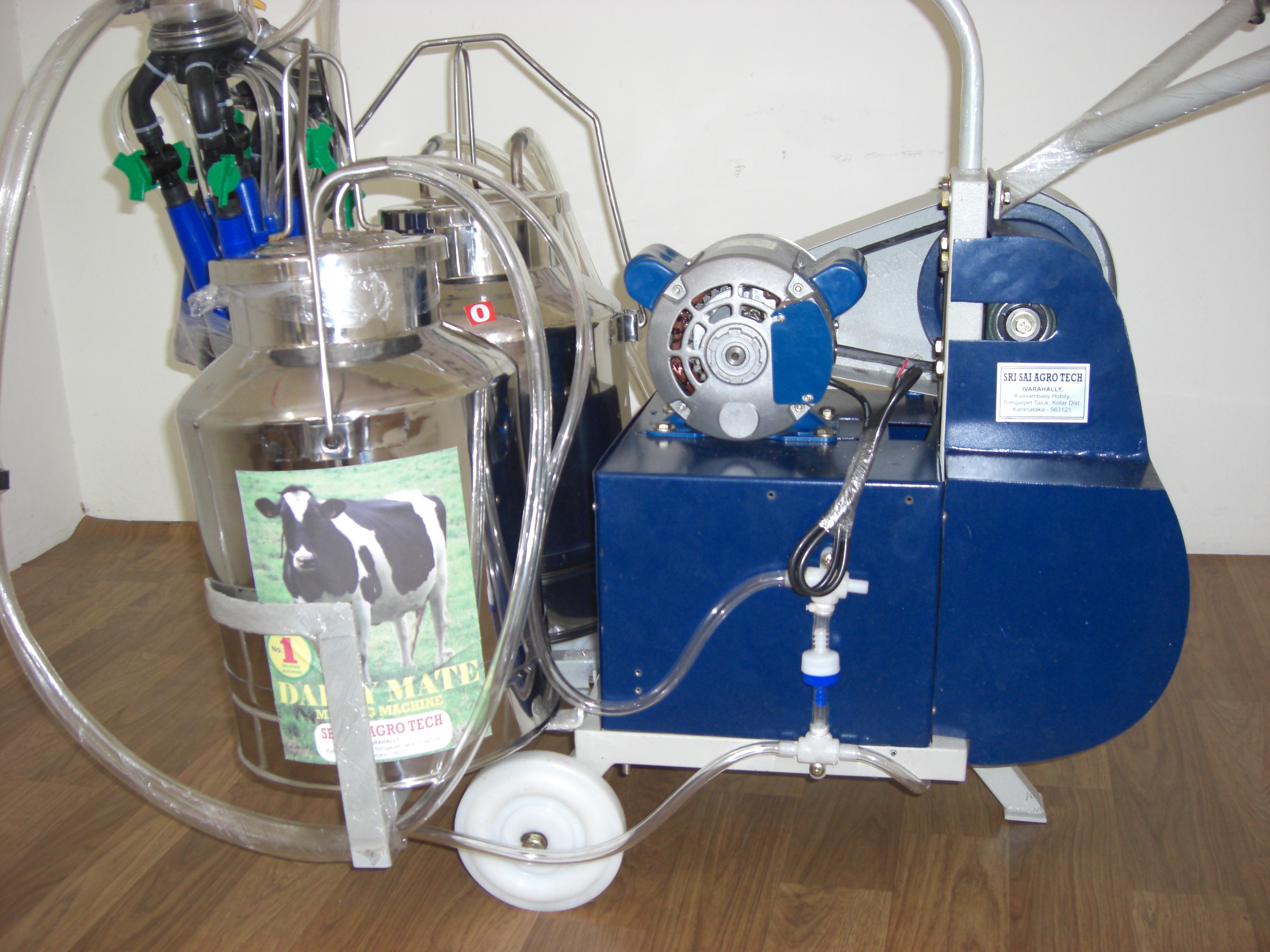 Stainless Steel Motorized Double Bucket Milking Machine