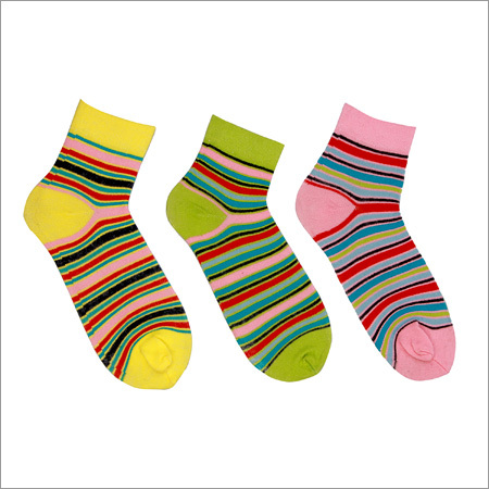 महिला खेल मोजे