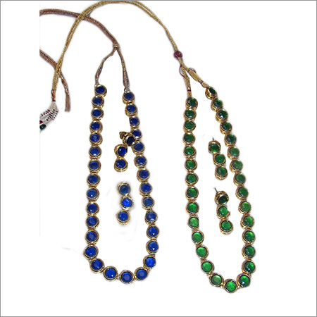 स्टोन नेकलेंस सेट