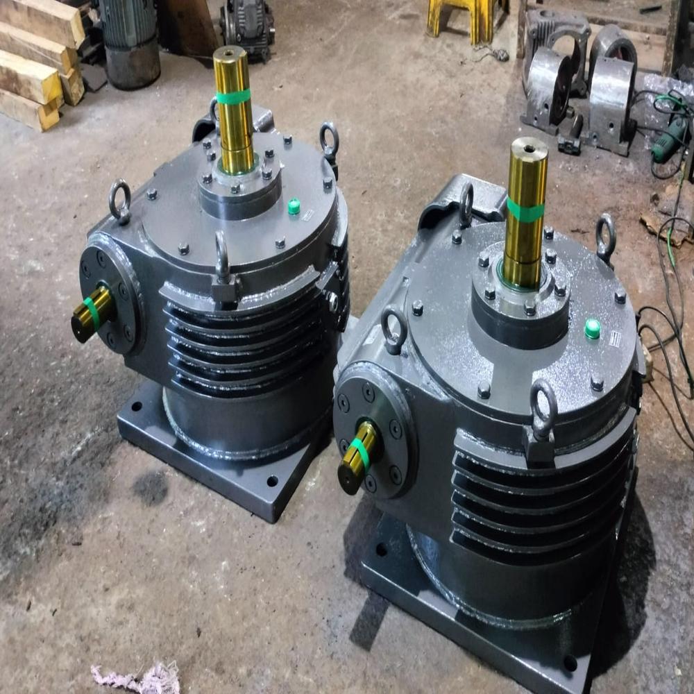 Horizontal Worm Gear Box - Stainless Steel, 5Nm-18Nm Shaft Inputs, Blue | Low Maintenance, Abrasion & Corrosion Resistant, Operational Accuracy