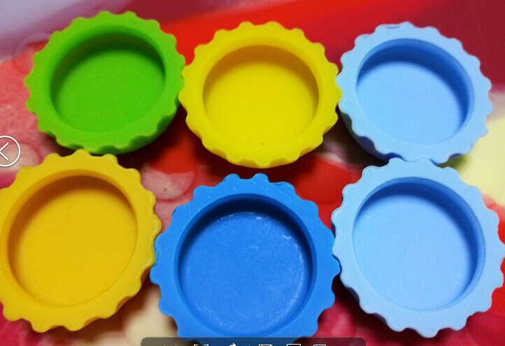 Silicone Crown Cap Application: Reseal Of Bottle