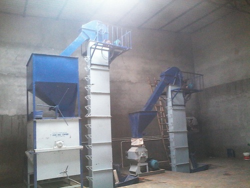 Poultry Mash Feed Plant - Steel Material, Variable Capacity, Electric Power | Features Hammer Mill Grinding Mechanism, Horizontal Mixer System, Manual/Pneumatic/Mechanical Control
