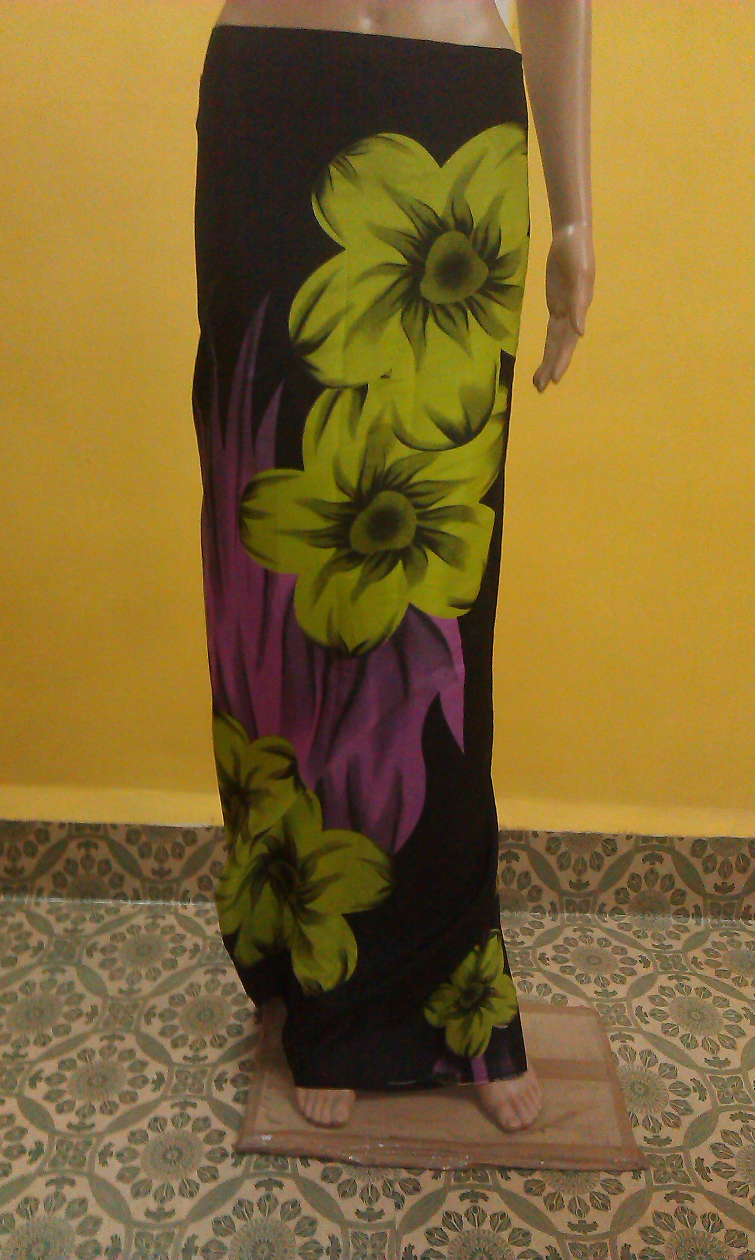 Cotton Sarongs - 100x50 Cm, Black | Lightweight Feel, Comfortable Wear, Quick Drying, Floral Pattern, Soft Fabric, Easy To Wash