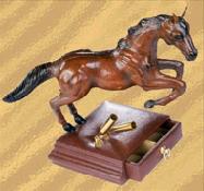 घोड़े के साथ हस्तनिर्मित बॉक्स