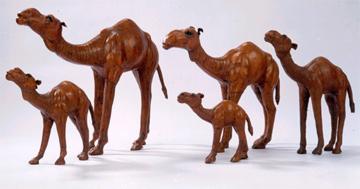 भरे हुए चमड़े के खिलौने