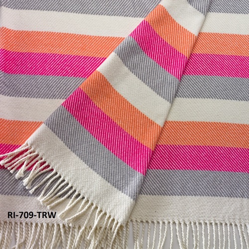 हाथ से बुना गया थ्रो