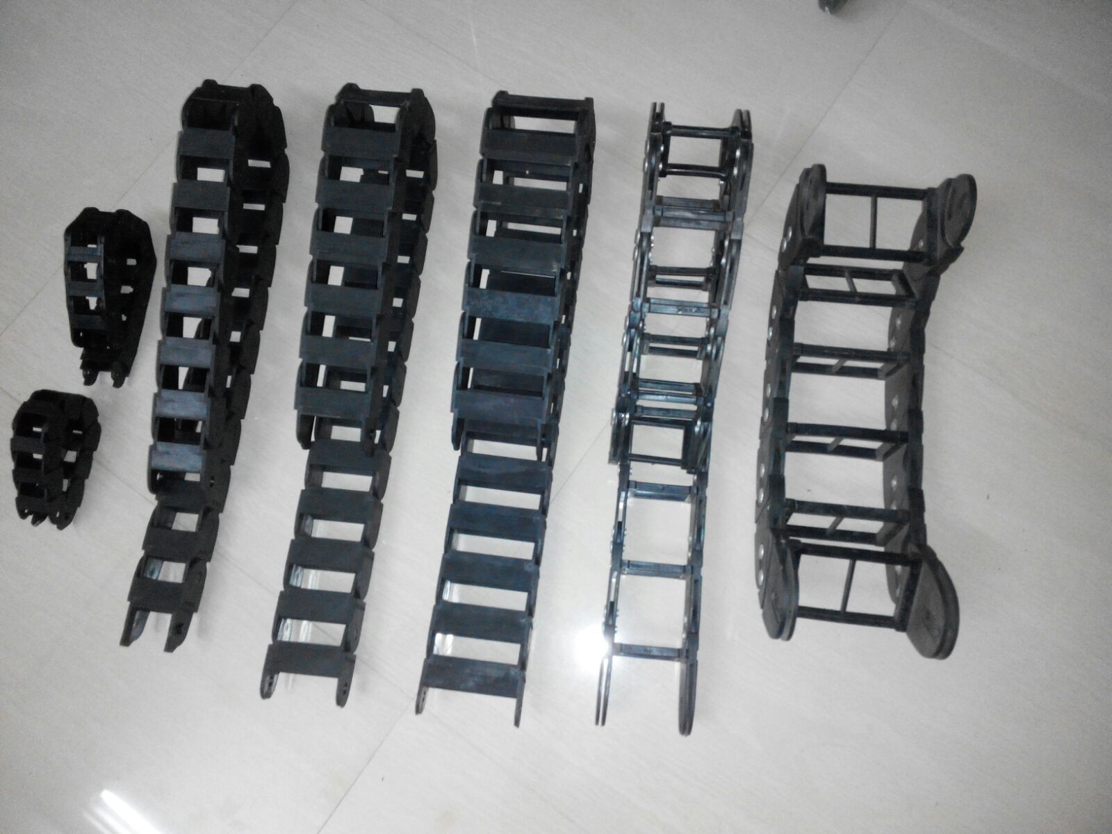 Black Cable Drag Conveyor