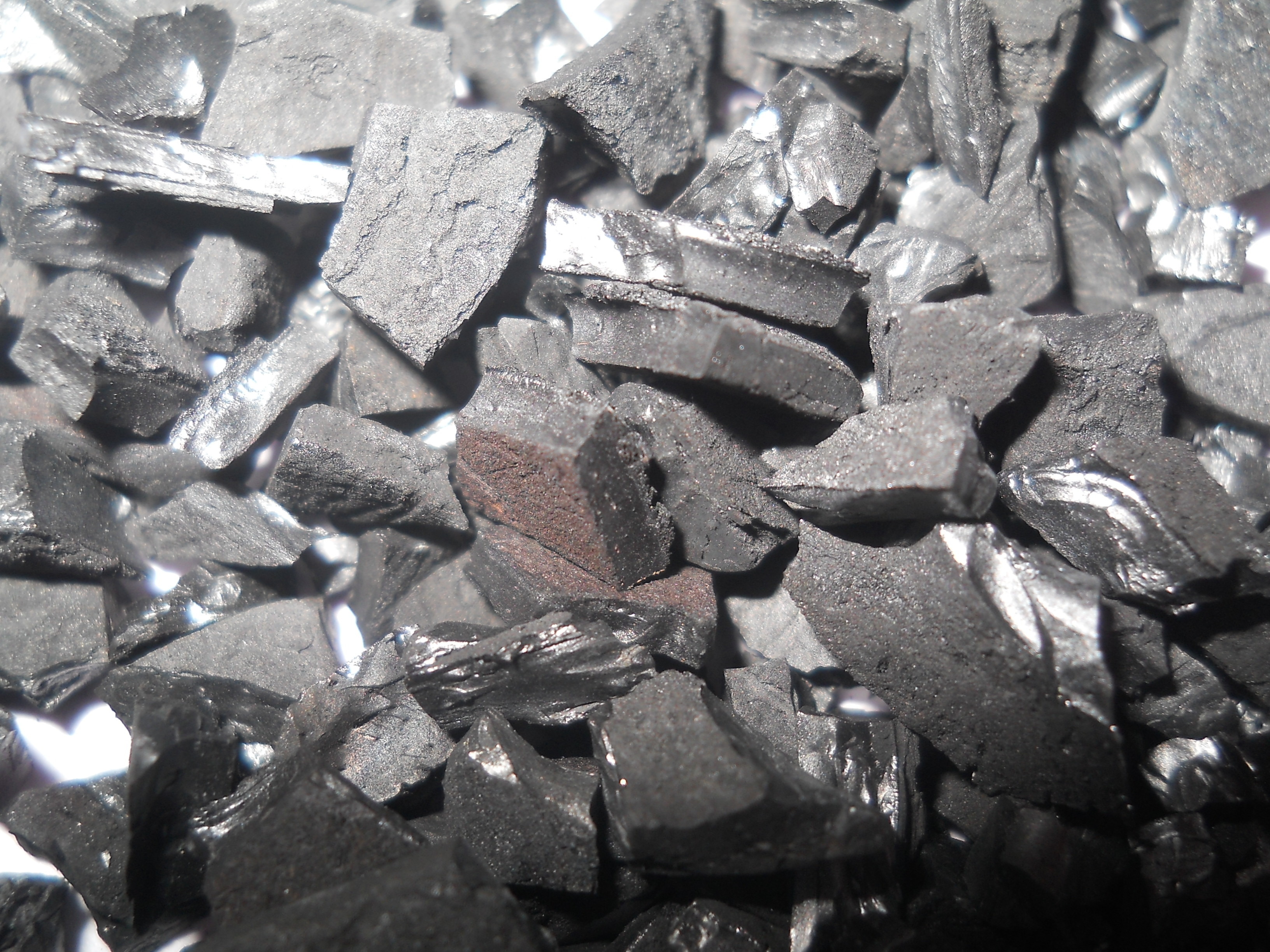 Coconut Shell Activated Carbon - Size 8/16 Mesh | High Abrasion Resistance, Low Ash Content, High Purity, Odor Removal, Water Filtration, Gold Purification