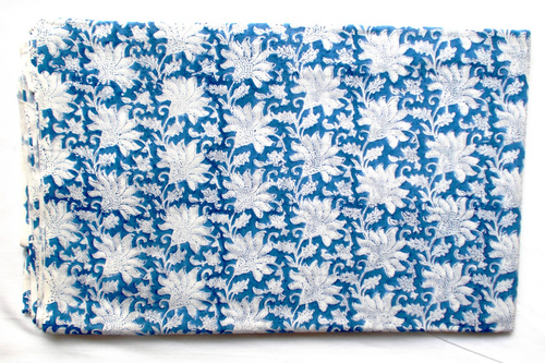 मुगल बिग फ्लावर कॉटन फैब्रिक