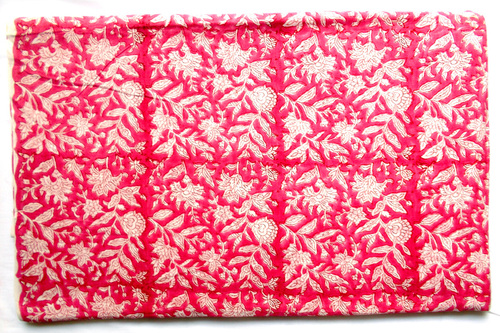 पिंक फ्लावर कॉटन फ़ैब्रिक