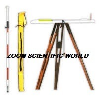 एक्सेसरीज के साथ वुडन प्लेन टेबल