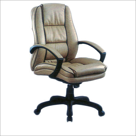 उच्च पीठ वाली कुर्सी