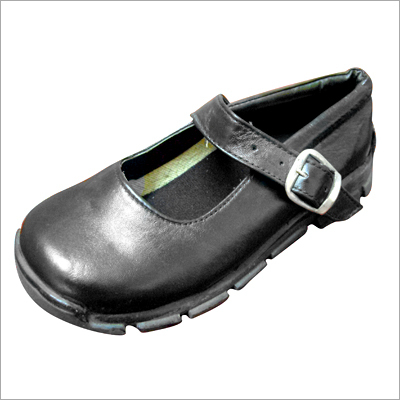 लड़कियों के स्कूल के लड़के