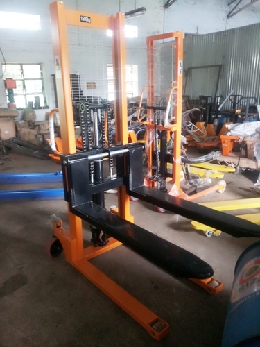 तंजावुर मैनुअल हाइड्रोलिक 1 टन स्टेकर