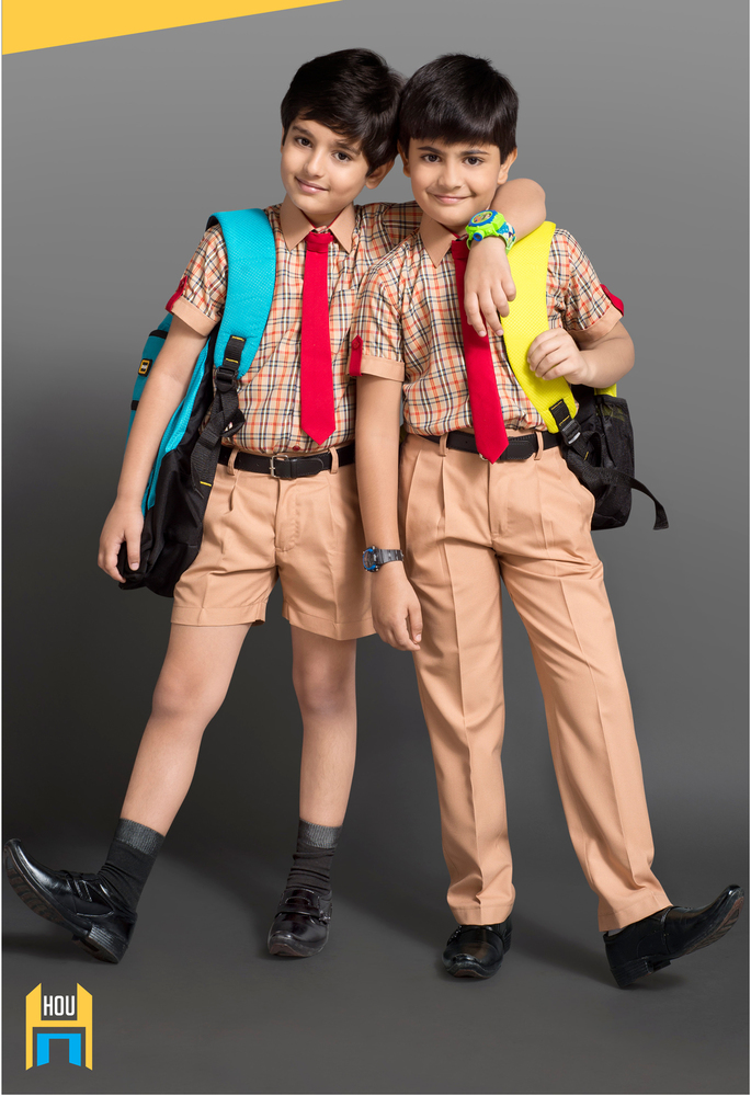 स्कूल यूनिफॉर्म