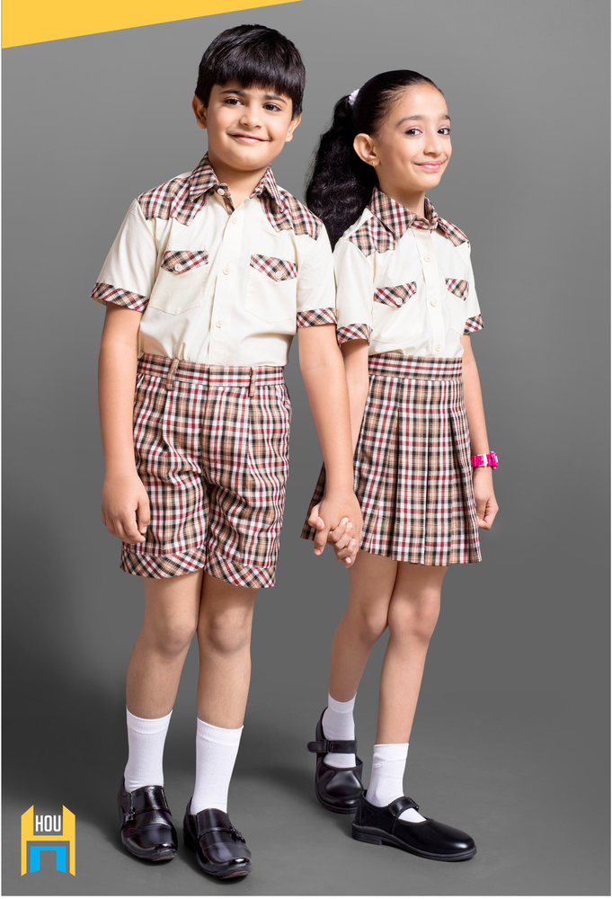 स्कूल यूनिफॉर्म