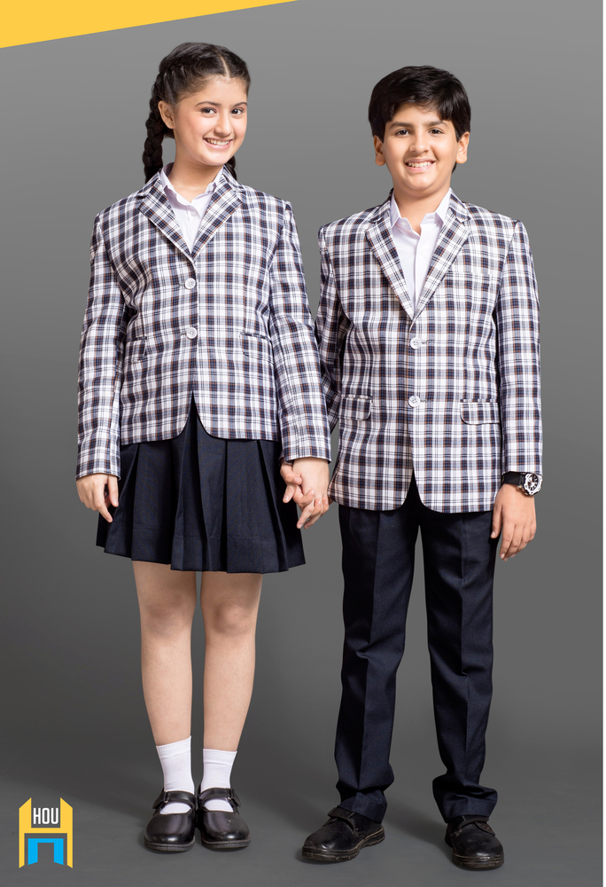 स्कूल यूनीफॉर्म