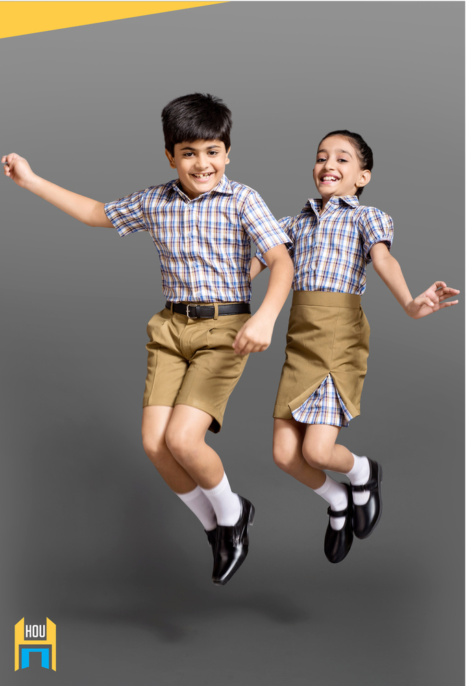 स्कूल यूनीफॉर्म