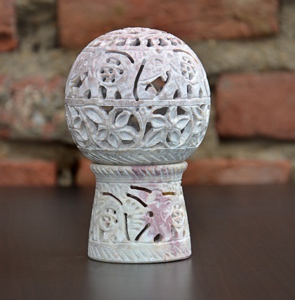 डेकोरेटिव टी लाइट होल्डर