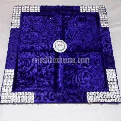 सूखे मेवों की ट्रे