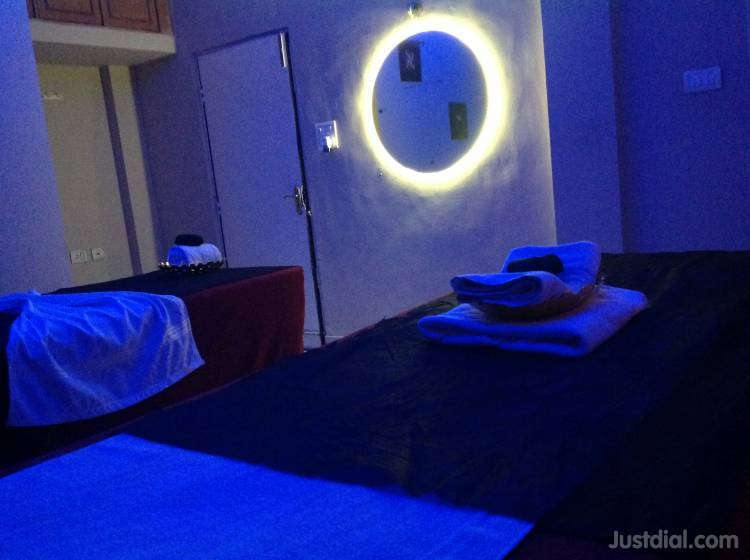 शरीर की मालिश उपचार सेवाएँ