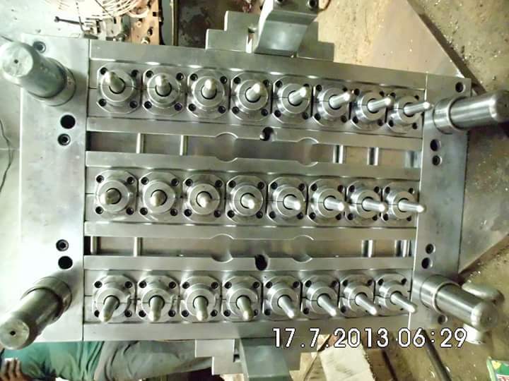 प्लास्टिक इंजेक्शन मोल्ड