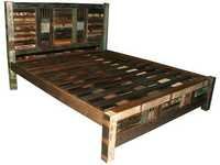 लकड़ी का बिस्तर