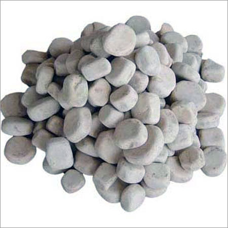 सफेद कंकड़ पत्थर
