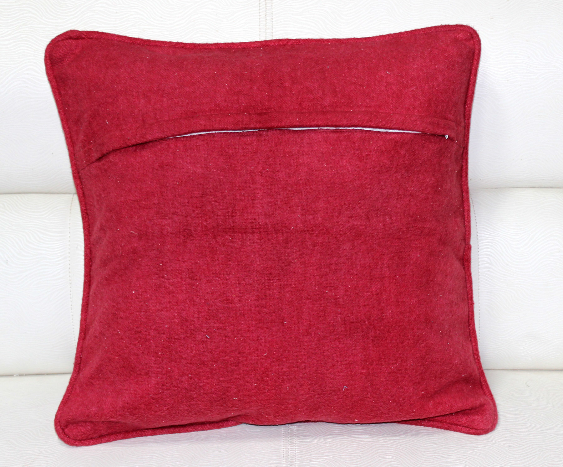 Red Star Printed Soft Feel Christmas Cushion With Red Back & Piepin