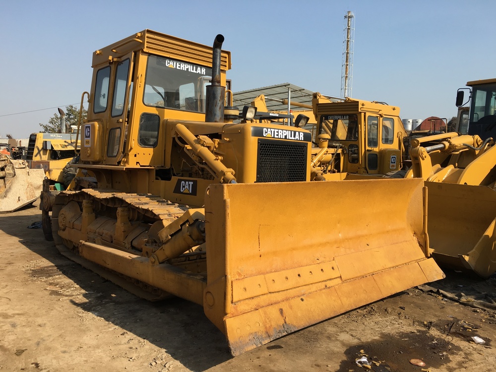 CATERPILLAR D6D बुलडोजर