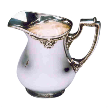 चांदी से प्लेटेड जग्स