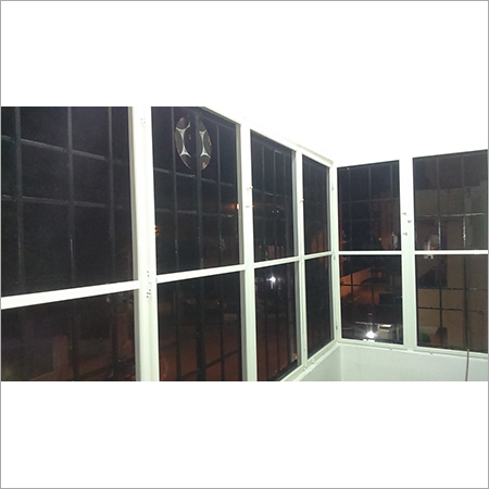 बालकनी दरवाजे के लिए पीछे खींचने वाला स्क्रीन