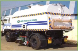 ट्रक पर लगे रोड स्वीपर