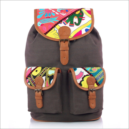 डिज़ाइनर बैकपैक