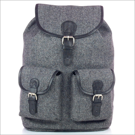 ऊनी हेयरिंगबोन बैकपैक