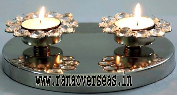 Diamond T-Lights - Diamond, Round Shape, Golden Color | Exquisite Light Holder with Captivating Engravings and Artistic Designs