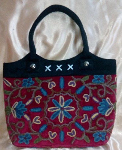 Handbag with Embroidery in Velvet 