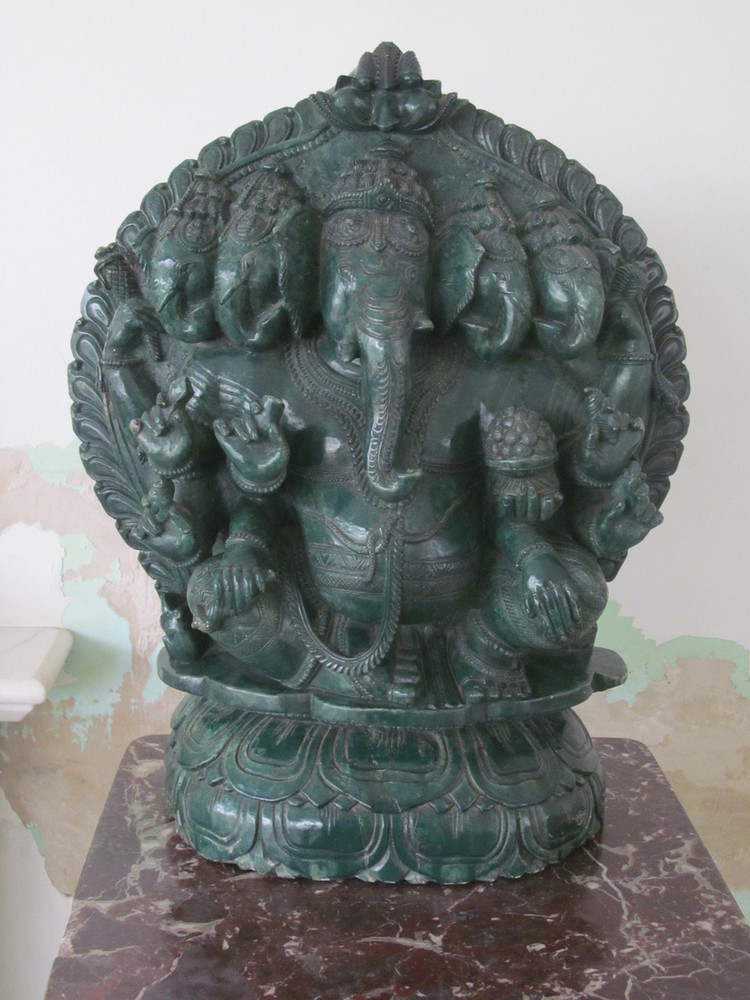 सजावटी हरा संगमरमर की मूर्ति