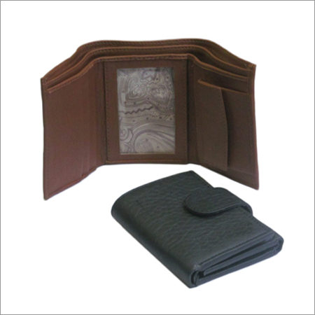 तीन गुना चमड़े का बटुआ