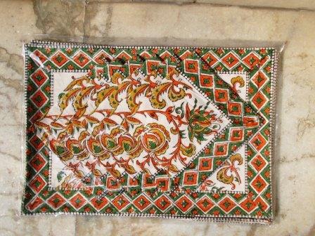 बिग फ्लोरल ग्रीन येलो डाइनिंग प्लेस मैट सेट