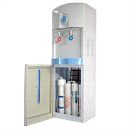 आरओ के साथ पानी वितरणकर्ता