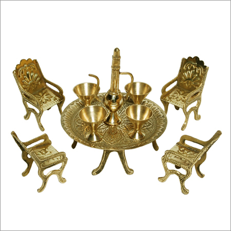 पीतल की मेज कुर्सी शोपीस सेट