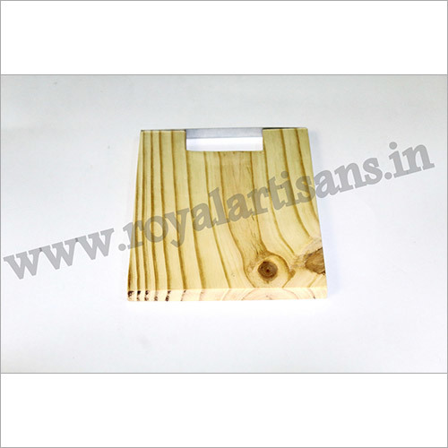 पाइन वुड कटिंग बोर्ड